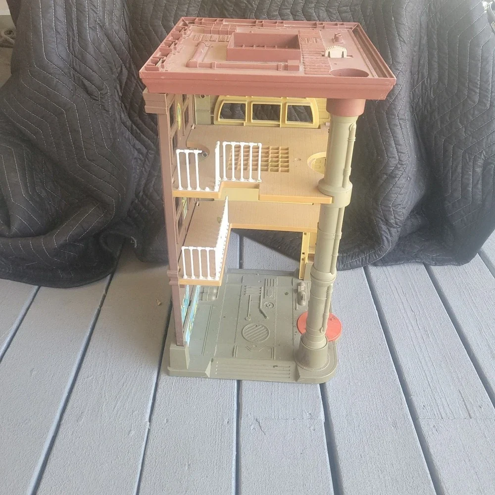 1987 Kenner The Real Ghostbusters Firehouse Headquarters Playset HQ Building